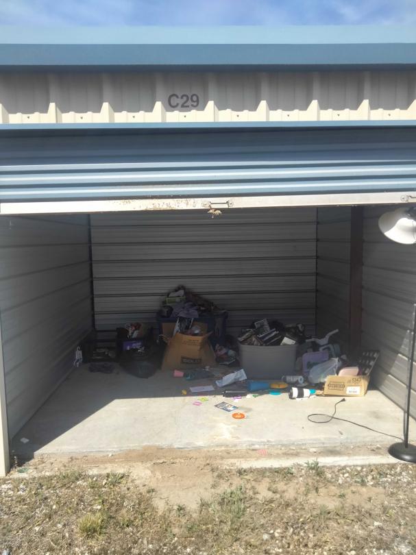 Storage Unit Auction in Hinesville, GA at Gray Line Storage 100